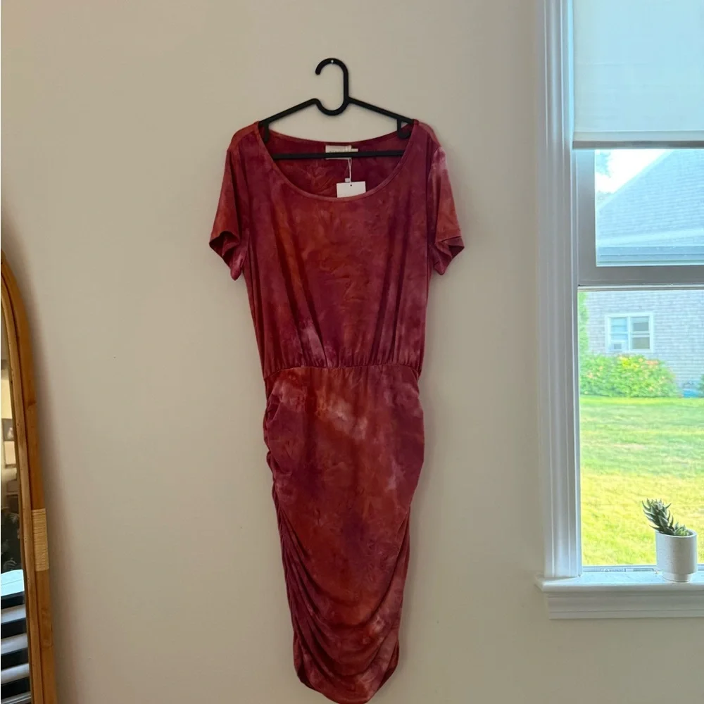 Red Tie-Dye One Shoulder Ruched Dress - Picture 2 of 6